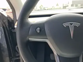 Tesla Model Y 2025 Long Range 4 puertas Crossover