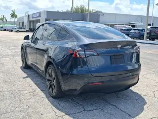 Tesla Model Y 2025 Long Range 4 puertas Crossover