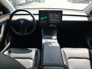 Tesla Model Y 2025 Long Range 4 puertas Crossover