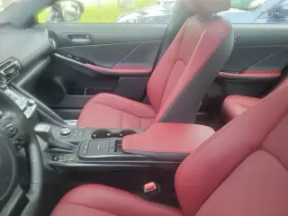 Lexus IS 300 2025 4 puertas Sedan