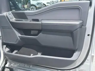 Ford F-150 2024 4x4 XLT 4 puertas SuperCrew 5.5 pies. SB