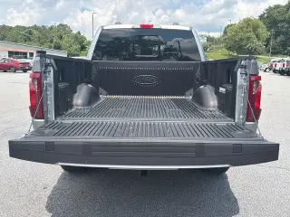 Ford F-150 2024 4x4 XLT 4 puertas SuperCrew 5.5 pies. SB