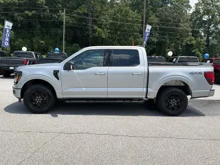 Ford F-150 2024 4x4 XLT 4 puertas SuperCrew 5.5 pies SB