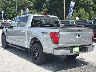 Ford F-150 2024 4x4 XLT 4 puertas SuperCrew 5.5 pies SB