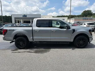 Ford F-150 2024 4x4 XLT 4 puertas SuperCrew 5.5 pies SB