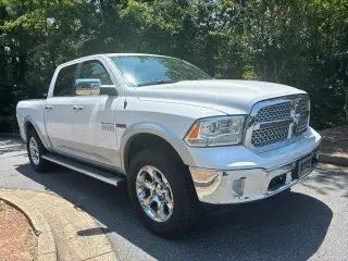 Ram 1500 2018 4x4 Laramie 4 puertas Cabina Crew 5.5 ft. SB Pickup