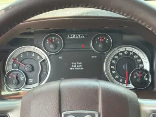 Ram 1500 2018 4x4 Laramie 4 puertas Cabina Crew 5.5 ft. SB Pickup
