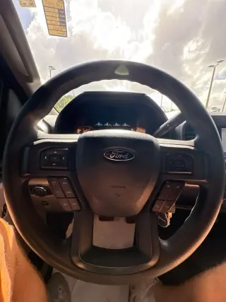 Ford F-150 2020 4x2 XLT 4 puertas SuperCrew 5.5 pies. SB