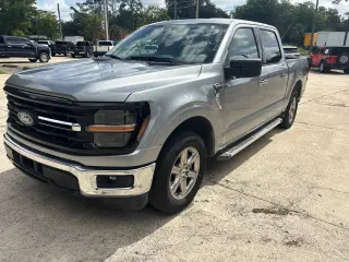 Ford F-150 2025 4x2 XLT 4 puertas SuperCrew 5.5 pies. SB