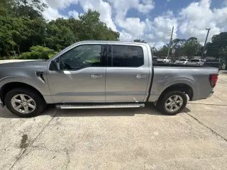 Ford F-150 2025 4x2 XLT 4 puertas SuperCrew 5.5 pies. SB