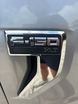 Ford F-150 2025 4x2 XLT 4 puertas SuperCrew 5.5 pies. SB