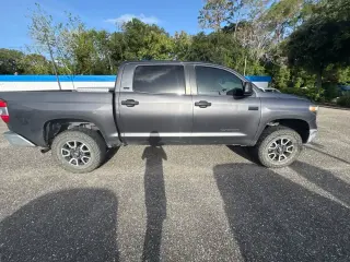 Toyota Tundra 2020 4x4 SR5 4 puertas CrewMax Cab Pickup SB