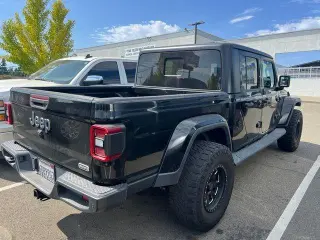 Jeep Gladiator 2020 4x4 Overland 4 puertas Crew Cab 5.0 pies. SB