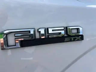 Ford F-150 2020 4x4 XL 4 puertas SuperCrew 5.5 pies. SB