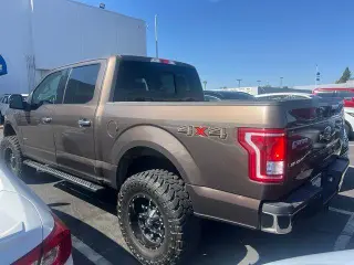 Ford F-150 2015 4x4 Platinum 4 puertas SuperCrew 5.5 pies. SB