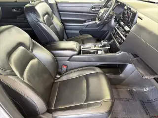 Nissan Pathfinder 2022 SL 4 puertas SUV