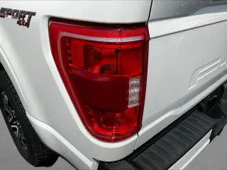 Ford F-150 2023 4x4 XLT 4 puertas SuperCrew 5.5 pies. SB