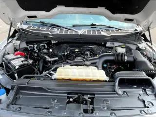 Ford F-150 2023 4x4 XLT 4 puertas SuperCrew 5.5 pies. SB