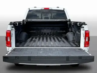 Ford F-150 2023 4x4 XLT 4 puertas SuperCrew 5.5 pies. SB