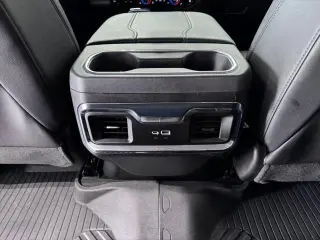 Chevrolet Silverado 1500 2024 4x4 LTZ 4 puertas Cabina Crew 5.8 pies. Caja corta