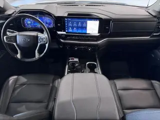 Chevrolet Silverado 1500 2024 4x4 RST 4 puertas Cabina Crew 5.8 pies. Caja corta