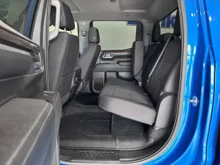 Chevrolet Silverado 1500 2023 4x4 LT Trail Boss 4 puertas Cabina Crew 5.8 pies. Caja corta