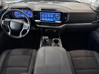 Chevrolet Silverado 1500 2023 4x4 LT Trail Boss 4 puertas Cabina Crew 5.8 pies. Caja corta