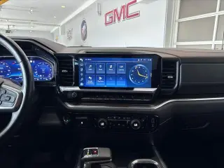Chevrolet Silverado 1500 2023 4x4 LT Trail Boss 4 puertas Cabina Crew 5.8 pies. Caja corta