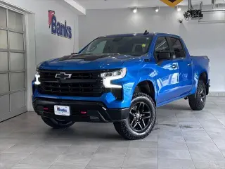 Chevrolet Silverado 1500 2023 4x4 LT Trail Boss 4 puertas Cabina Crew 5.8 pies. Caja corta