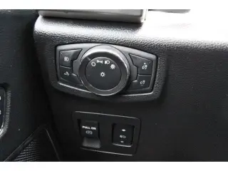 Ford F-150 2018 4x4 XLT 4 puertas SuperCrew 5.5 pies. SB