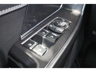 Ford F-150 2023 4x4 Platinum 4 puertas SuperCrew 6.5 pies. SB
