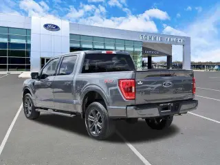 Ford F-150 2023 4x4 Platinum 4 puertas SuperCrew 6.5 pies. SB