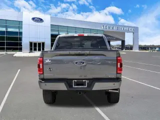 Ford F-150 2023 4x4 Platinum 4 puertas SuperCrew 6.5 pies. SB