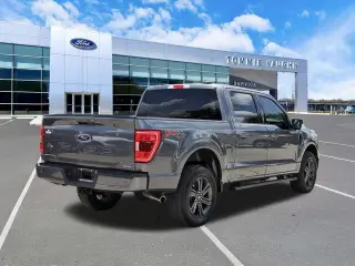 Ford F-150 2023 4x4 Platinum 4 puertas SuperCrew 6.5 pies. SB