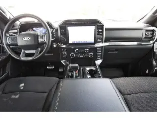 Ford F-150 2023 4x4 Platinum 4 puertas SuperCrew 6.5 pies. SB