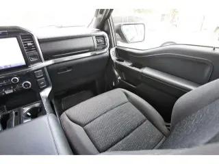 Ford F-150 2023 4x4 Platinum 4 puertas SuperCrew 6.5 pies. SB