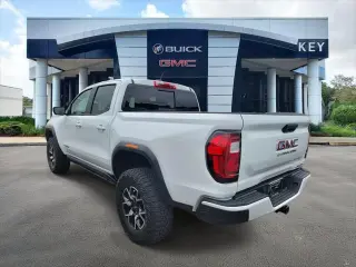 GMC Canyon 2023 4x4 AT4X 4 puertas Cabina Crew 5 pies. SB