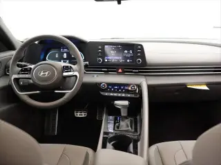 Hyundai ELANTRA 2026 SEL Sport Premium 4 puertas Sedan