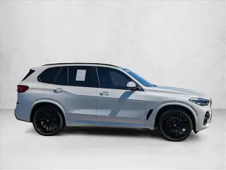 Vehículo de Actividad Deportiva BMW X5 2023 AWD xDrive40i 4 puertas