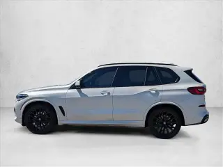 Vehículo de Actividad Deportiva BMW X5 2023 AWD xDrive40i 4 puertas