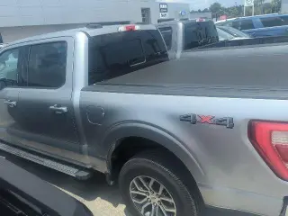 Ford F-150 2021 4x4 Lariat 4 puertas SuperCrew 5.5 pies. SB