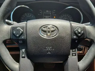 Toyota Sequoia 2021 4x4 Nightshade 4 puertas SUV