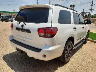 Toyota Sequoia 2021 4x4 Nightshade 4 puertas SUV