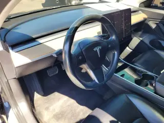 Tesla Model 3 2018 Mid Range 4 puertas Fastback