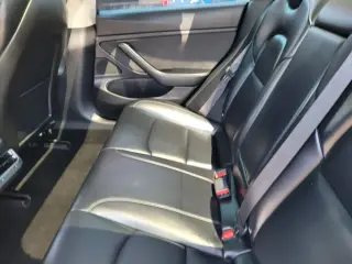 Tesla Model 3 2018 Mid Range 4 puertas Fastback