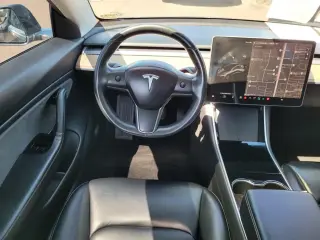 Tesla Model 3 2018 Mid Range 4 puertas Fastback