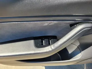 Tesla Model 3 2018 Mid Range 4 puertas Fastback
