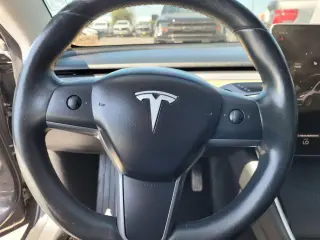 Tesla Model 3 2018 Mid Range 4 puertas Fastback