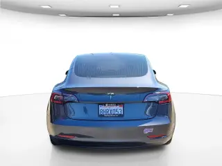 Tesla Model 3 2018 Mid Range 4 puertas Fastback