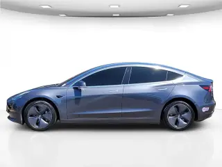 Tesla Model 3 2018 Mid Range 4 puertas Fastback